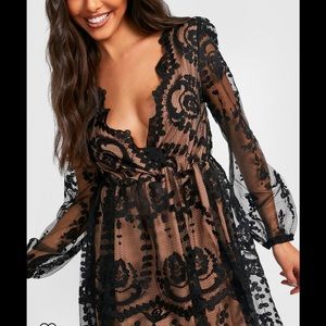 Petite lace skater dress NEW💫